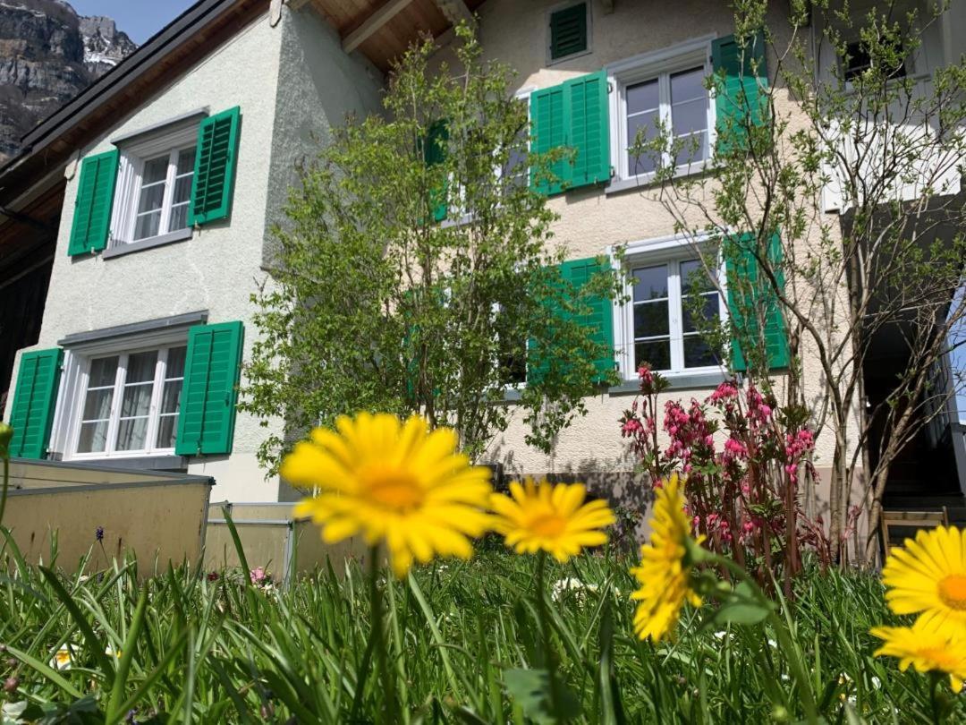 Revier Grosi'S Art Apartment Netstal Exterior photo